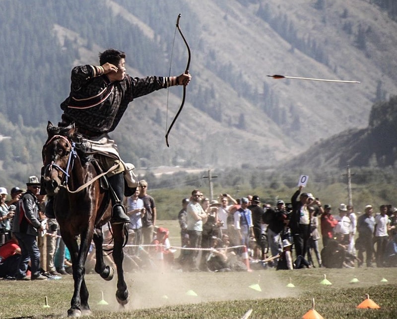 horses hunting kyrgyzstan